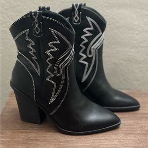 DV by Dolce Vita Nakeeta Faux Leather Western Booties Women’s 10